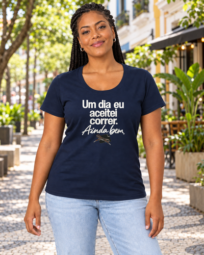 Camiseta Algodão Peruano - Primeiro Convite — foto com modelo