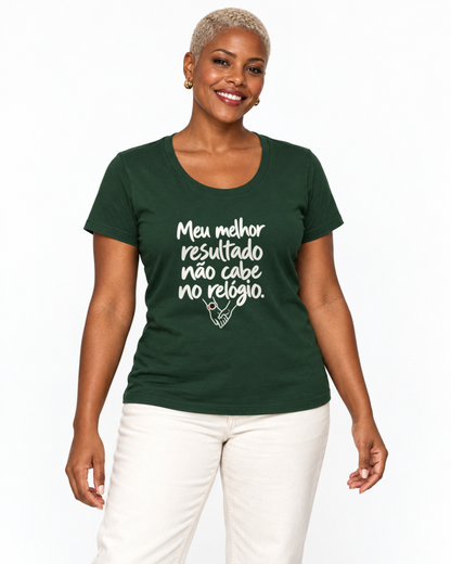 Camiseta Unissex - História Sem Número — foto com modelo