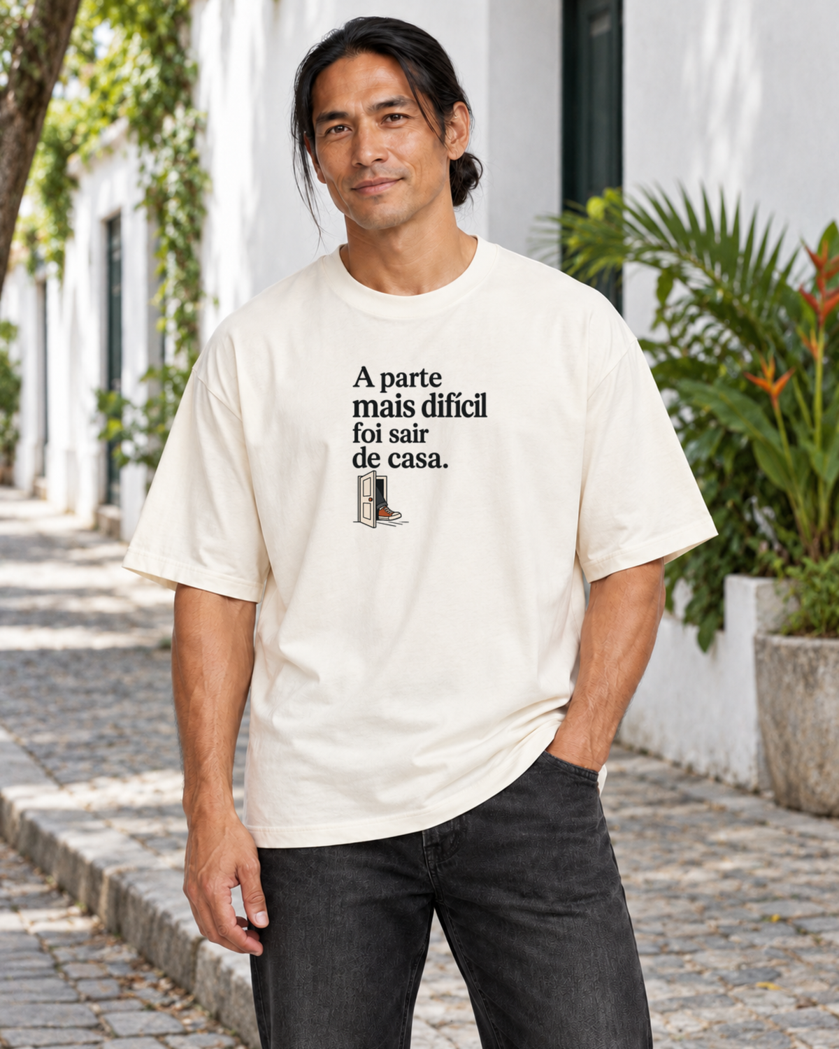 Camiseta Oversized - Coragem de Ir — foto com modelo