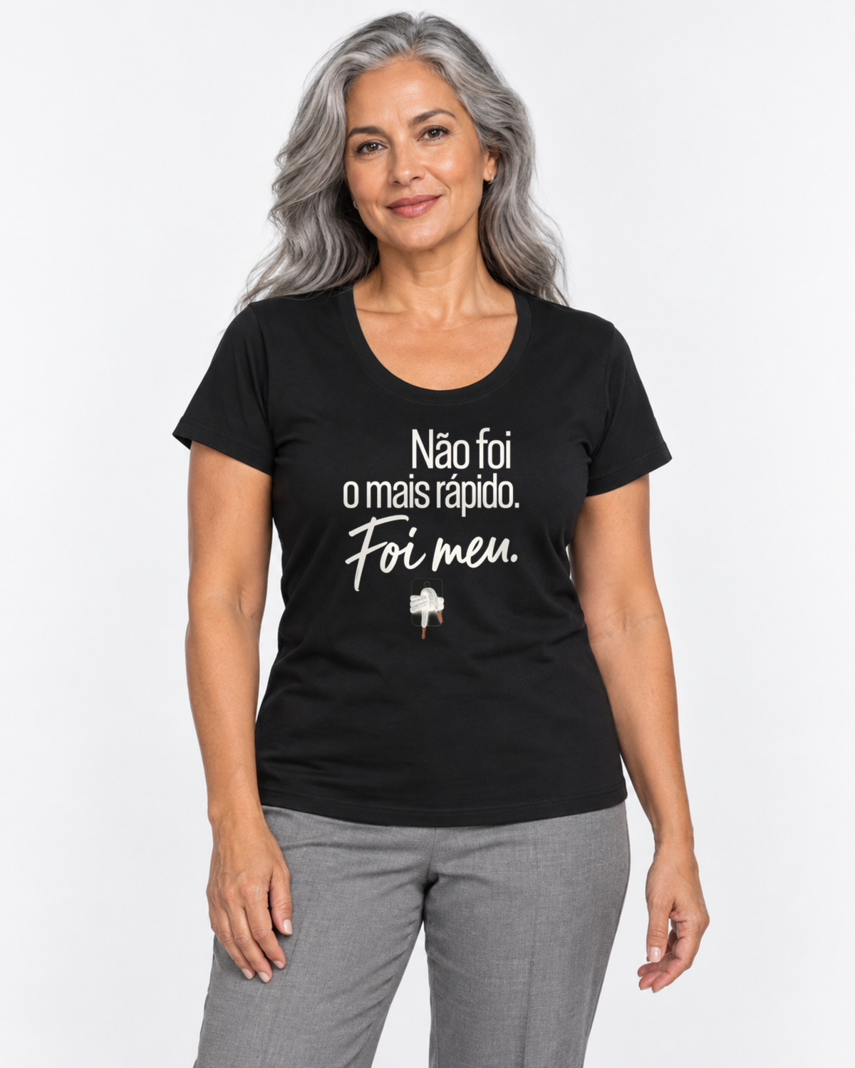 Camiseta Algodão Peruano - Orgulho sem Comparação — foto com modelo