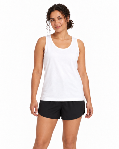Regata Essencial Entrevoltas branca – modelo em estúdio branco
