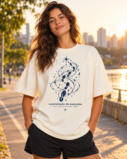 Camiseta Oversized - Constelação de passadas