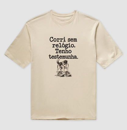 Camiseta Oversized - Relógio em Casa, Areia
