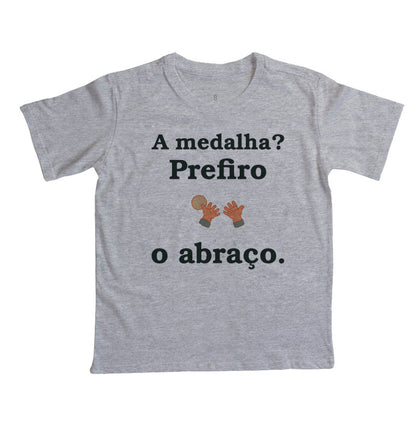 Camiseta Infantil - Prêmio de Colo, Cinza