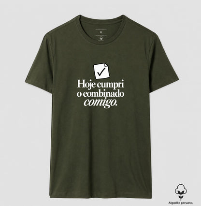 Camiseta Algodão Peruano - Pequeno Plano Cumprido — Verde Musgo — Masculino